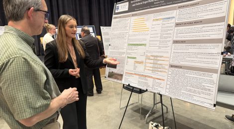 Kendra Yurt presents at the 2025 Student Research Forum.