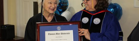 Sarah Kahmann receives honorary certificate