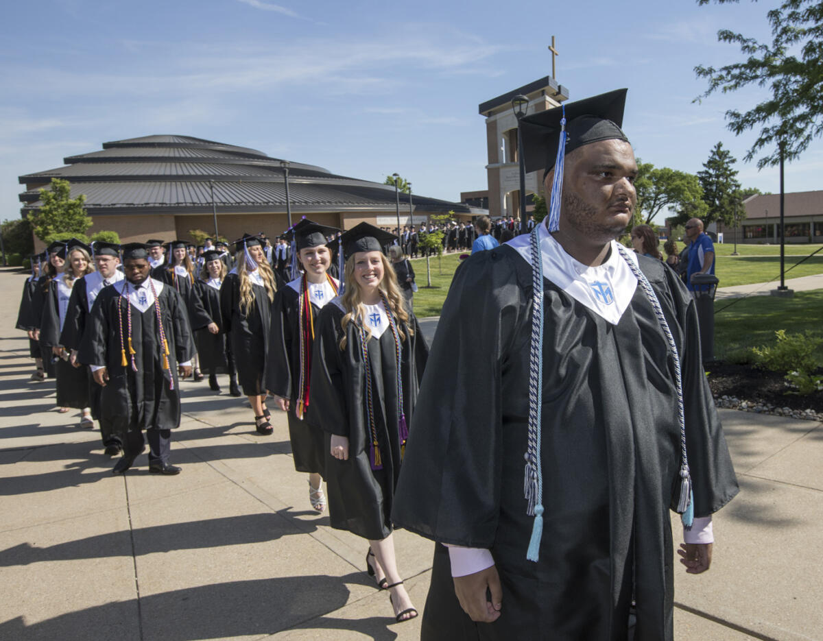 TMUgrad 051422  © Bruce Crippen