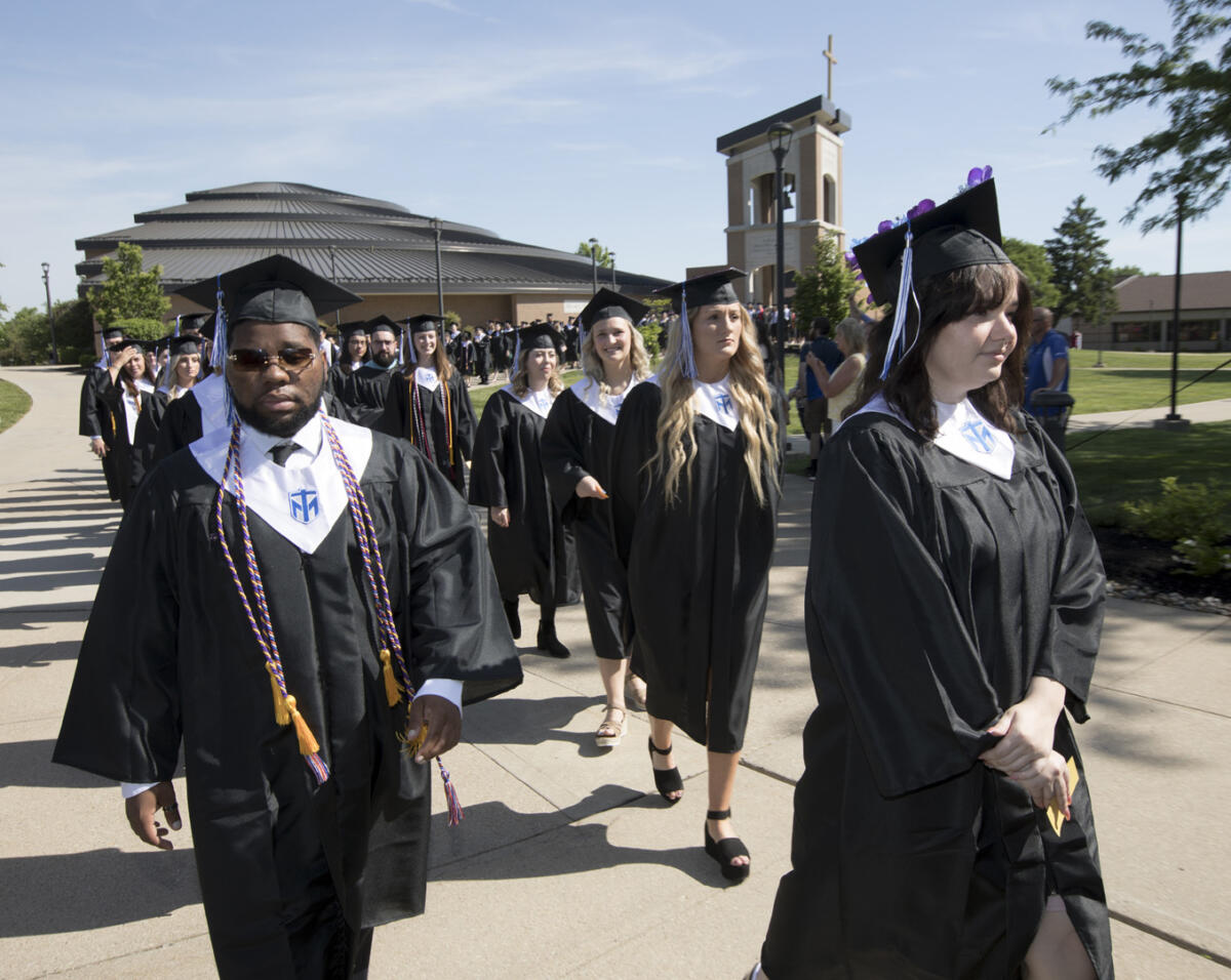 TMUgrad 051422  © Bruce Crippen