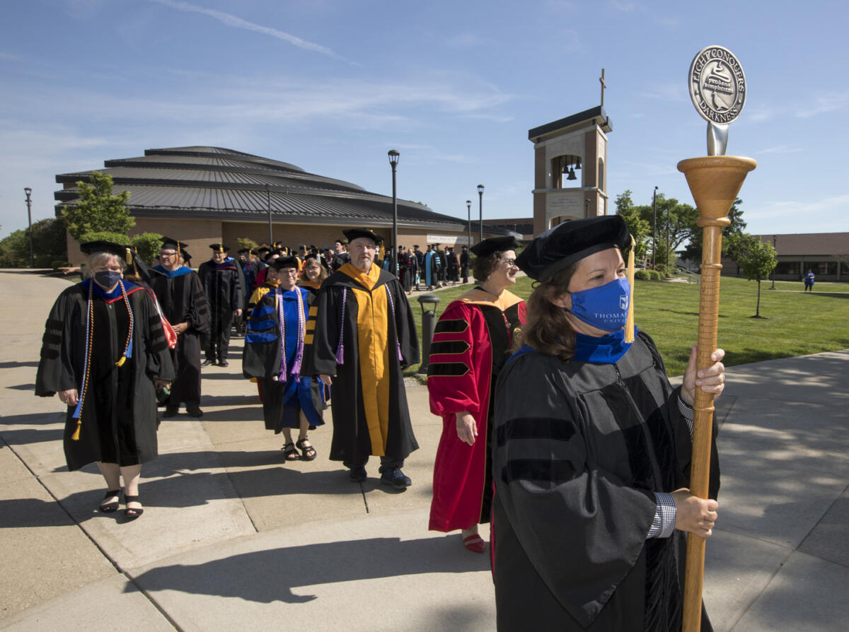 TMUgrad 051422  © Bruce Crippen