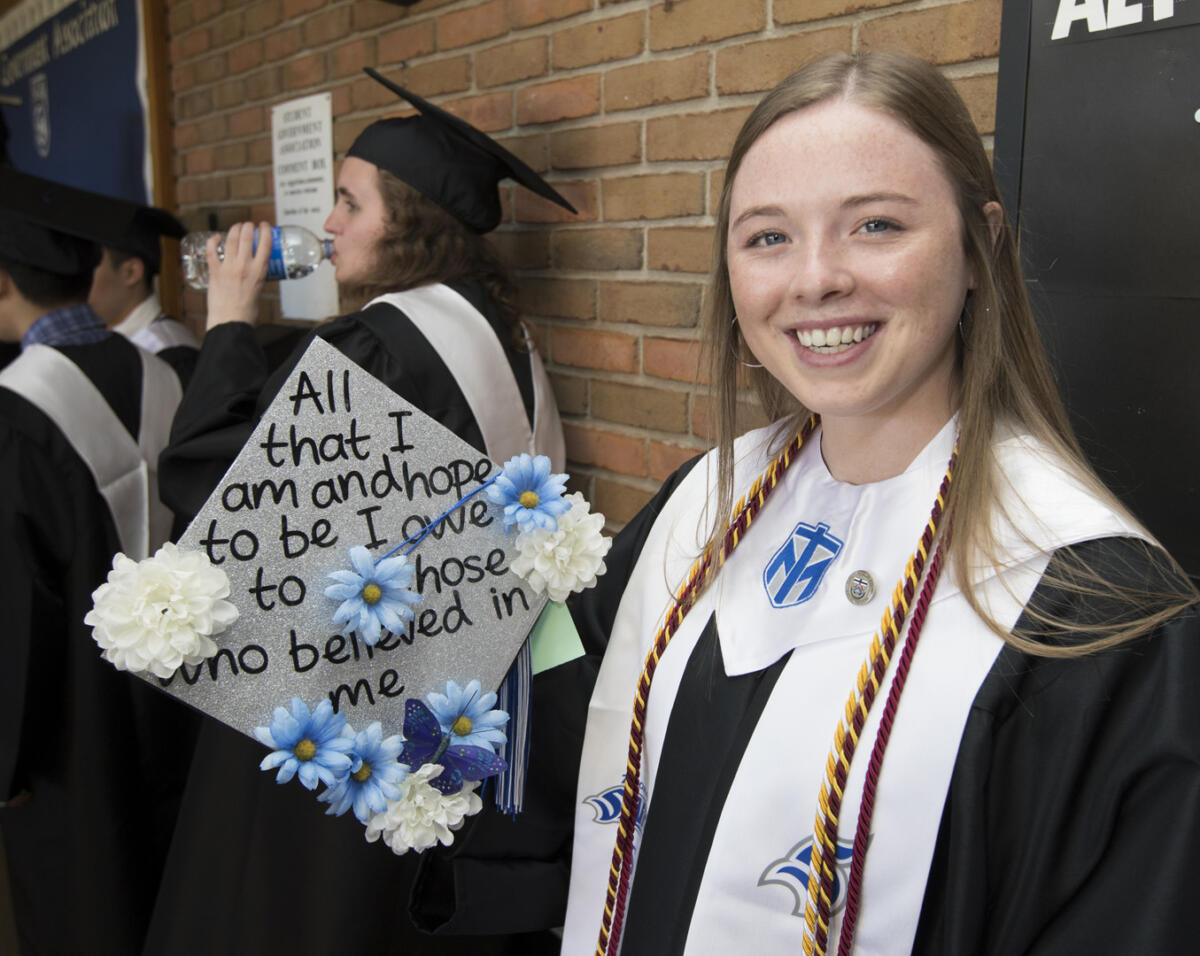 TMUgrad 051422  © Bruce Crippen