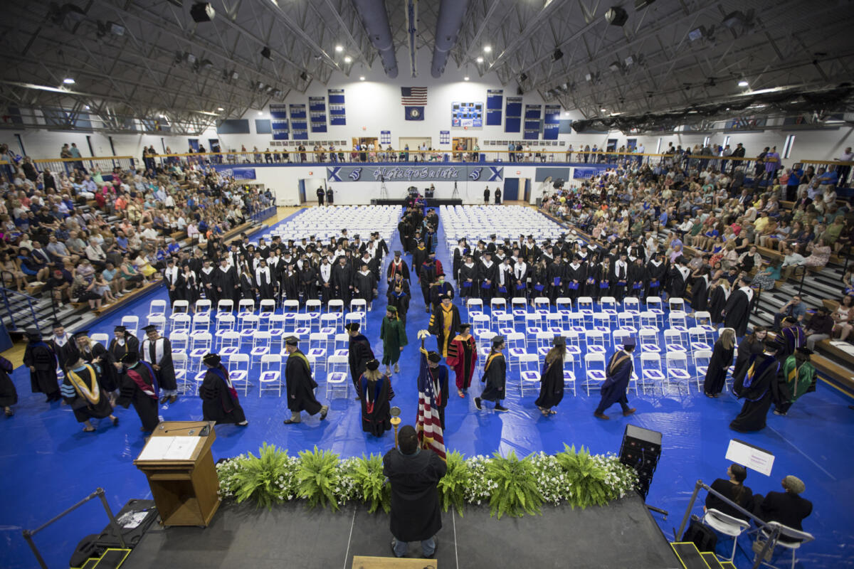 TMUgrad 051422  © Bruce Crippen