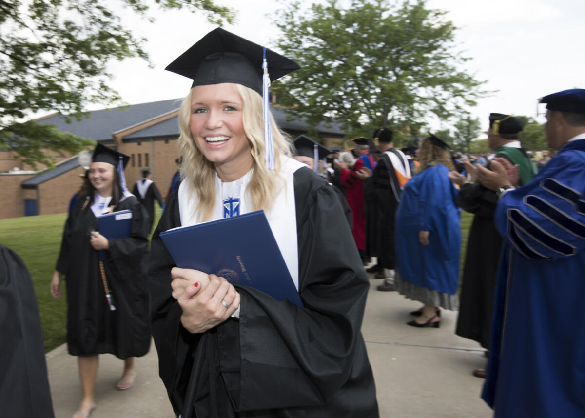 TMUgrad 051422  © Bruce Crippen