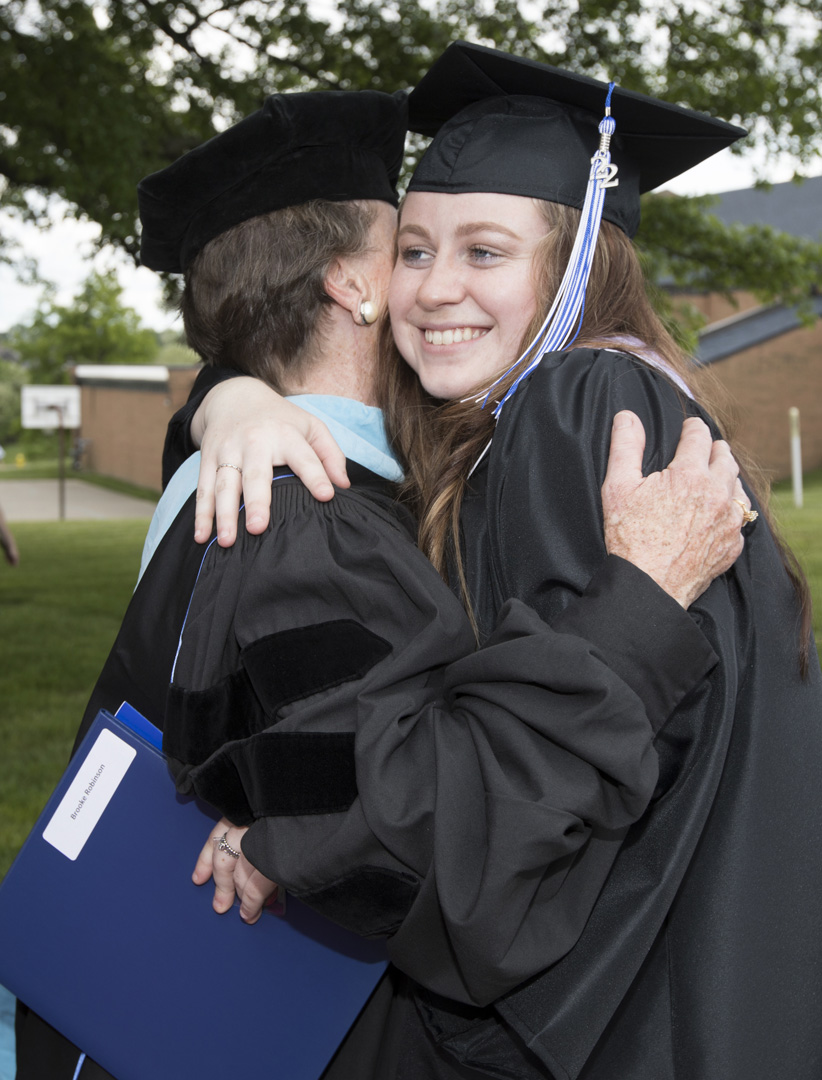 TMUgrad 051422  © Bruce Crippen