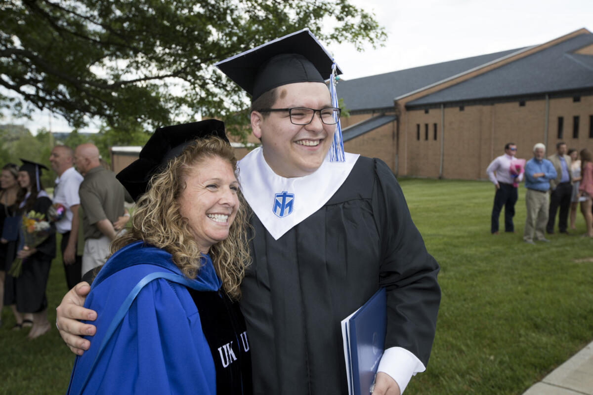 TMUgrad 051422  © Bruce Crippen