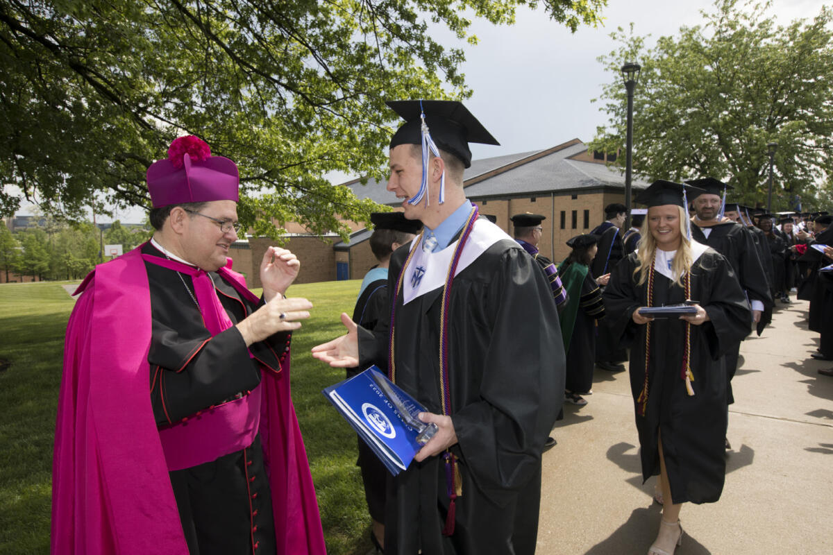 TMUgrad 051422  © Bruce Crippen