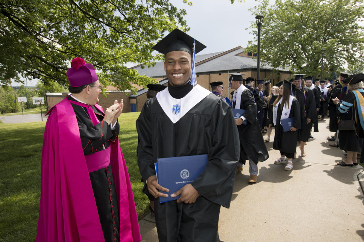 TMUgrad 051422  © Bruce Crippen