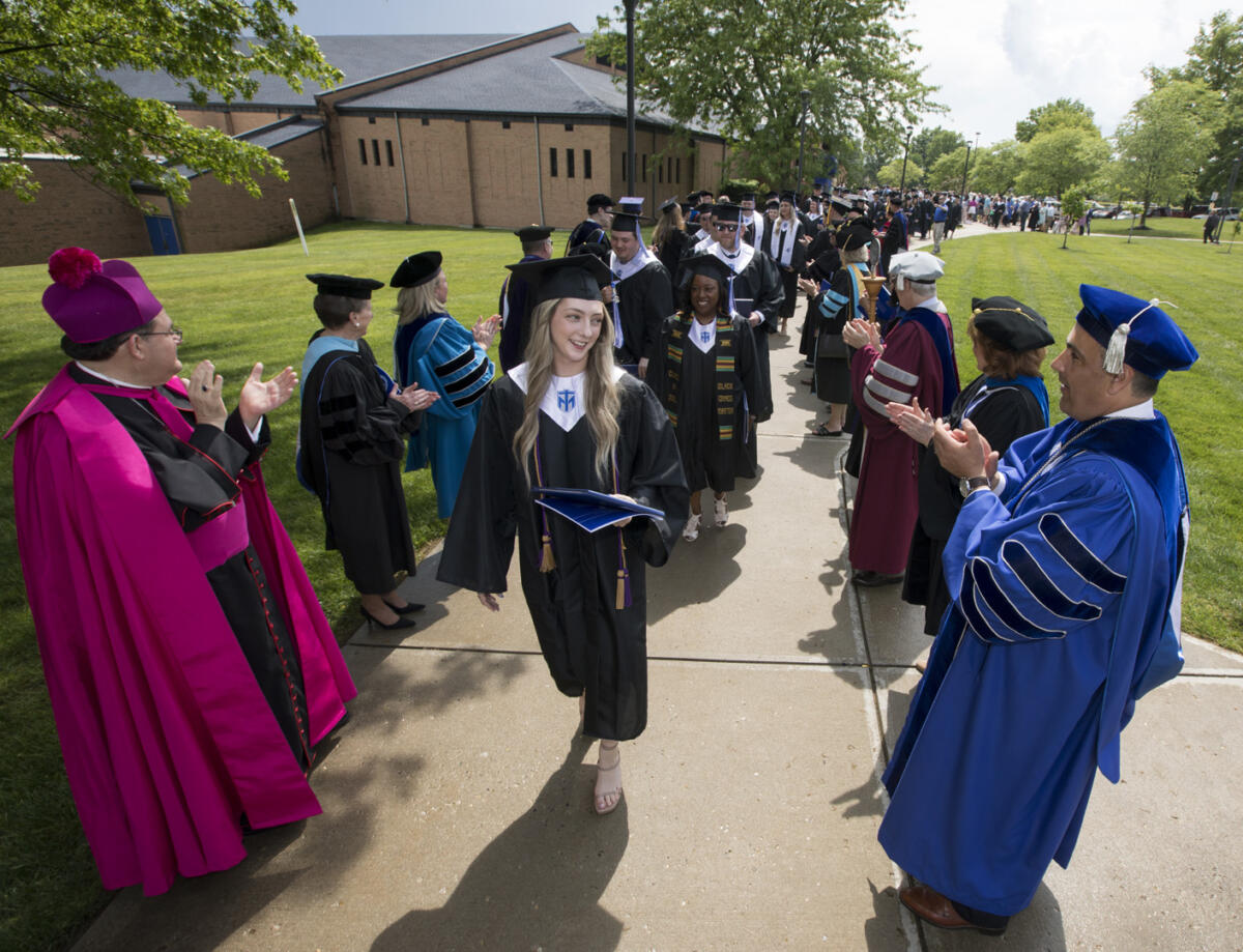 TMUgrad 051422  © Bruce Crippen