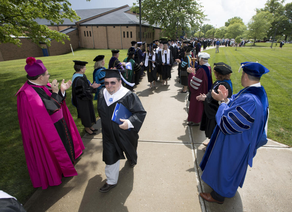 TMUgrad 051422  © Bruce Crippen