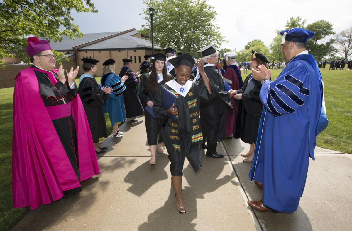 TMUgrad 051422  © Bruce Crippen