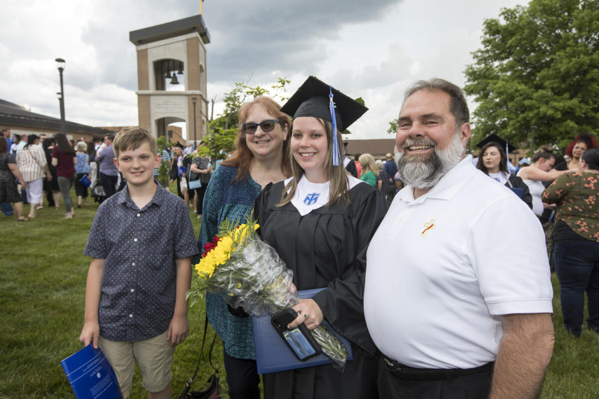 TMUgrad 051422  © Bruce Crippen