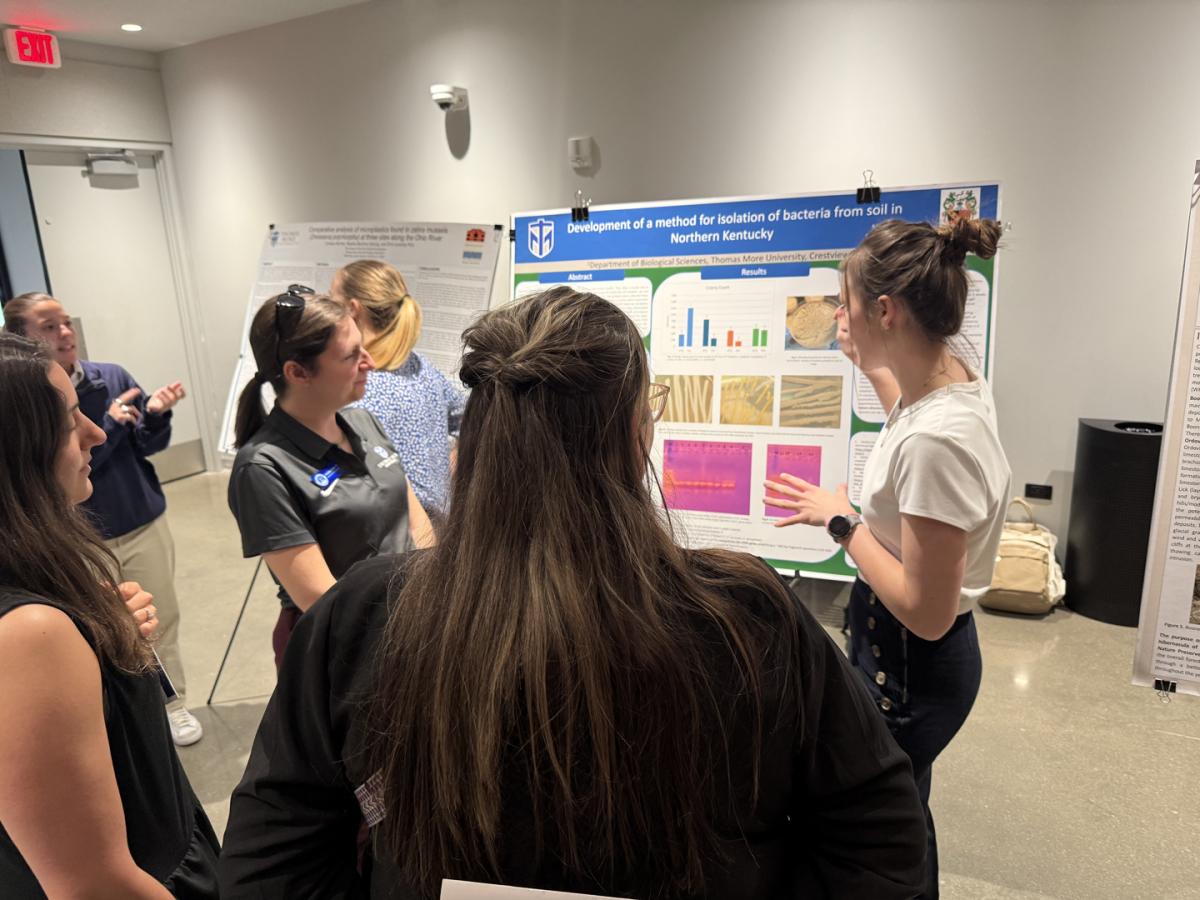 Students present their research at the 2025 Research Forum