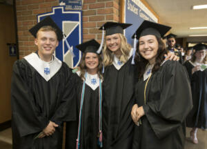 TMUgrad 051422  © Bruce Crippen